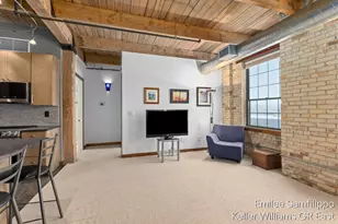 940 Monroe Ave NW, Grand Rapids, MI 49503 - Photo 3