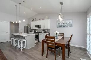 1750 Burr Pond Ln, Vicksburg, MI 49097 - Photo 7