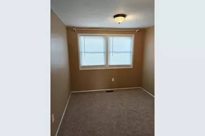 1813 Brentwood, Troy, MI 48098 - Photo 3