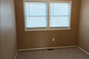 1813 Brentwood, Troy, MI 48098 - Photo 3