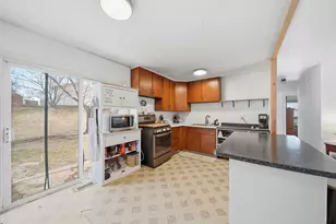 5566 Dogwood Dr, Jackson, MI 49201 - Photo 7