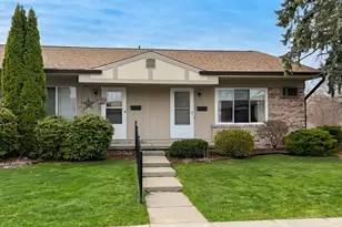 25225 Potomac Dr, South Lyon, MI 48178 - Photo 3