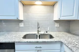 25225 Potomac Dr, South Lyon, MI 48178 - Photo 7