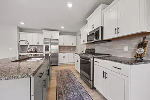 11558 Sessions Woods Dr W, Grand Rapids, MI 49534 - Photo 17