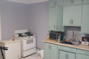 180 Emery Ave, Benton Harbor, MI 49022 - Photo 11