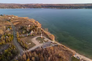 9155 Ivanhoe Dr, Onekama, MI 49675 - Photo 51