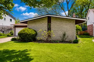 1434 Pine Valley Blvd, Ann Arbor, MI 48104 - Photo 3