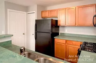 3217 Primrose Ln, Ypsilanti, MI 48197 - Photo 9