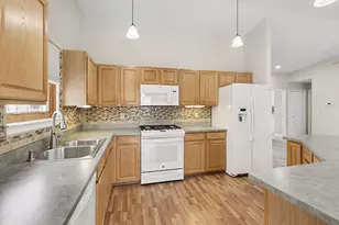 7140 Pamela Dr, Ypsilanti, MI 48197 - Photo 9