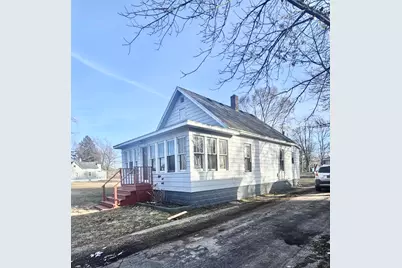 810 Thresher Avenue, Benton Harbor, MI 49022 - Photo 1