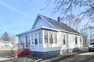 810 Thresher Ave, Benton Harbor, MI 49022 - Photo 1