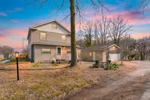 35553 M-43, Paw Paw, MI 49079 - Photo 1