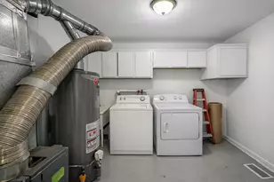 146 W Beverly Ave, Pontiac, MI 48340 - Photo 19