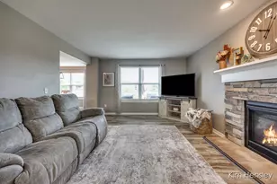 663 Orchard Ct NE, Rockford, MI 49341 - Photo 9