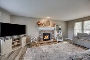 663 Orchard Ct NE, Rockford, MI 49341 - Photo 7