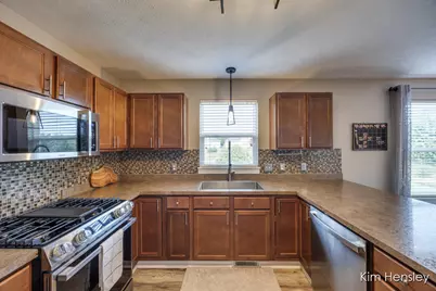 663 Orchard Court NE, Rockford, MI 49341 - Photo 11