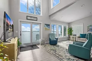 609 Lake Shore Dr, Cadillac, MI 49601 - Photo 9