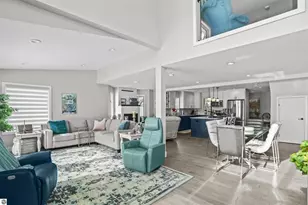 609 Lake Shore Dr, Cadillac, MI 49601 - Photo 13