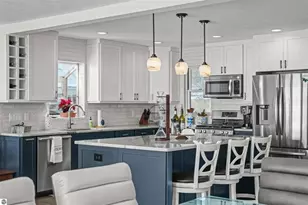 609 Lake Shore Dr, Cadillac, MI 49601 - Photo 7