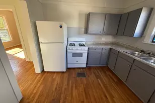 141 Bates St, Jackson, MI 49202 - Photo 11