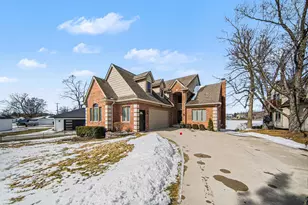 3313 Oak Knoll Dr, Brighton, MI 48114 - Photo 1