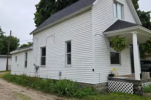 808 Wallace St, Cadillac, MI 49601 - Photo 13