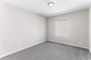 48416 Kelly Lea Ln, Chesterfield, MI 48051 - Photo 29