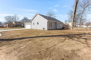 48416 Kelly Lea Ln, Chesterfield, MI 48051 - Photo 7