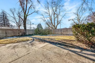 1201 Mills Avenue, Muskegon, MI 49445 - Photo 25