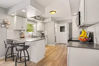 230 W Byron Road, Norton Shores, MI 49441 - Photo 11