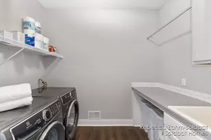 5752 Stonebridge Dr SW, Grandville, MI 49418 - Photo 25