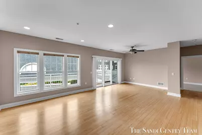 917 W Savidge Street #15, Spring Lake, MI 49456 - Photo 9