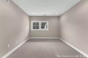 917 W Savidge St, Spring Lake, MI 49456 - Photo 27