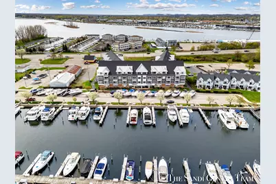 917 W Savidge Street #15, Spring Lake, MI 49456 - Photo 3