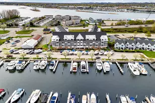 917 W Savidge St, Spring Lake, MI 49456 - Photo 3