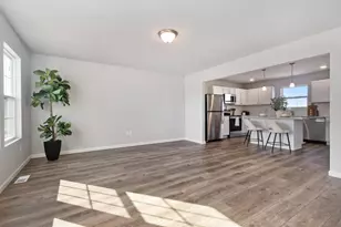 187 Peppermint Dr, Holland, MI 49423 - Photo 3