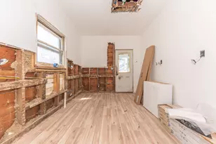 143 Bates St, Jackson, MI 49202 - Photo 21