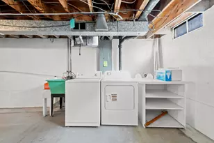 21850 Ontaga St, Farmington Hills, MI 48336 - Photo 25