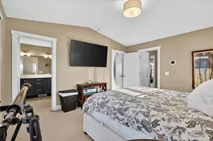 2022 Celadon Dr NE, Grand Rapids, MI 49525 - Photo 15