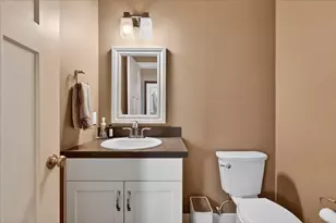 2022 Celadon Dr NE, Grand Rapids, MI 49525 - Photo 13