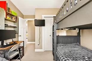 2022 Celadon Dr NE, Grand Rapids, MI 49525 - Photo 19