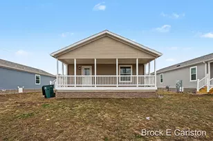 1283 E Ellis Rd, Norton Shores, MI 49441 - Photo 15