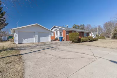 1712 W Ogden Circle, Benton Harbor, MI 49022 - Photo 3