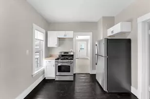 865 10th St NW, Grand Rapids, MI 49504 - Photo 15