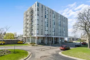 715 W Michigan Ave, Jackson, MI 49201 - Photo 1