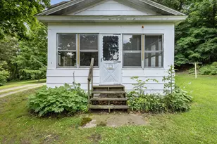 842 10th St, Plainwell, MI 49080 - Photo 5