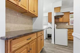 6382 Houghten Dr, Troy, MI 48098 - Photo 9