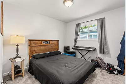 985 E Jarvis Avenue, Hazel Park, MI 48030 - Photo 13