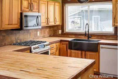 420 E Bond Street, Hastings, MI 49058 - Photo 17