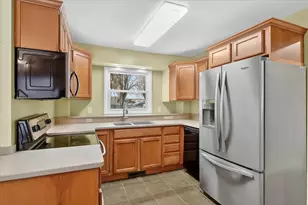 5699 Lamplighter Ln, Kalamazoo, MI 49009 - Photo 7